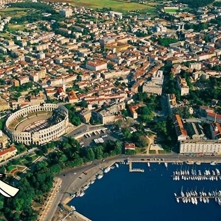 Soba Arena Hotel Pula Bagian luar foto